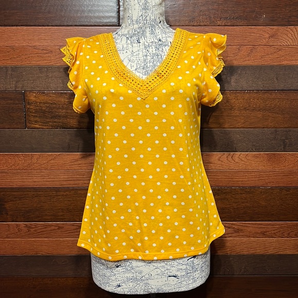 Bobbie Brooks Tops - Bobbie Brooks V Neck Ruffled Lace Cap Sleeve Mustard Polka Dot Top